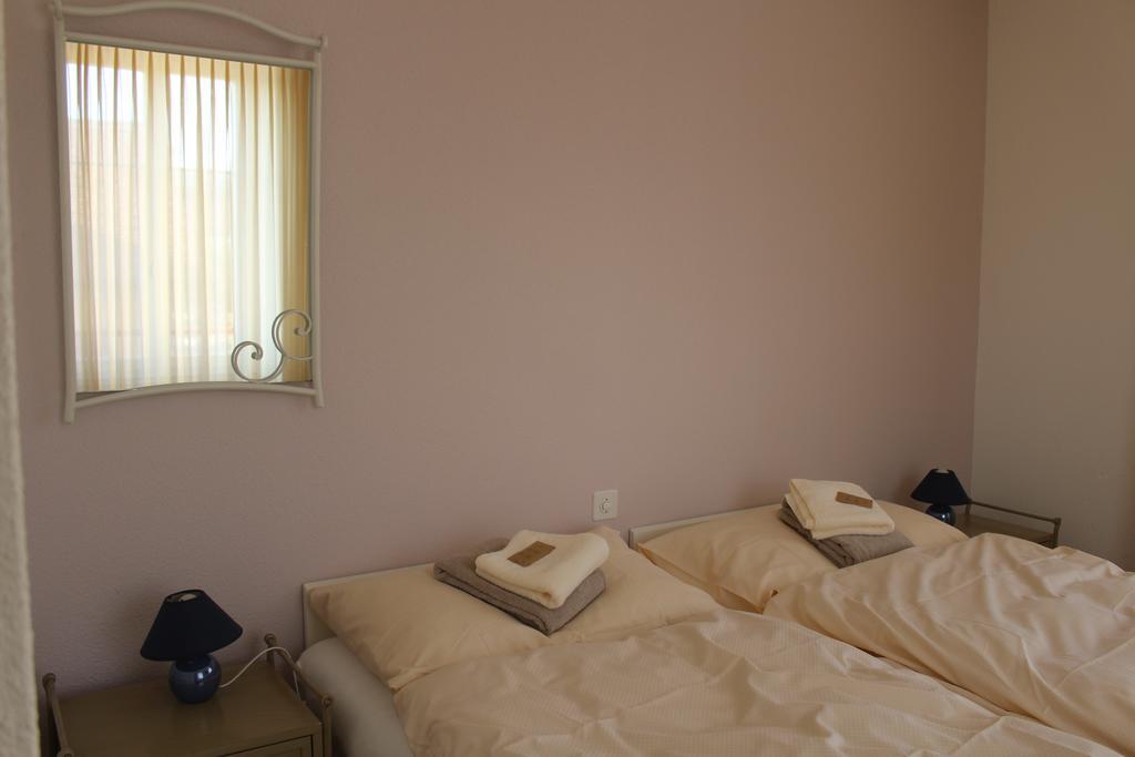 Hôtel de la Gare Yvonand Habitación foto